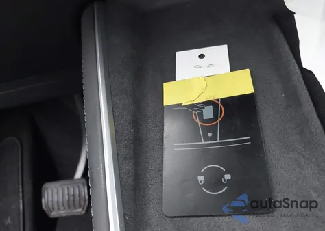 2026 Tesla Model Y Long Range Launch Series/Premium All-Wheel Drive z USA, uszkodzony, nr VIN 7SAYGDEE3TF446601